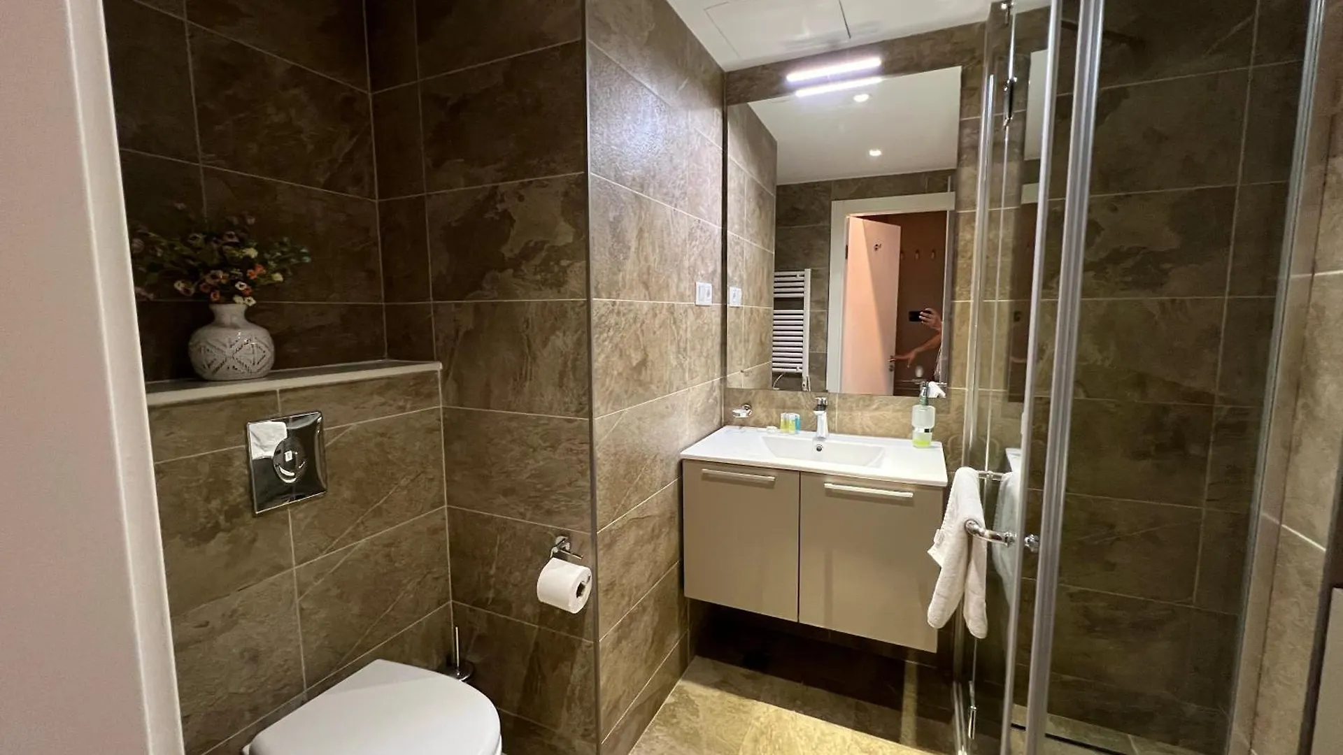 Courttyard Panorama Apartment Batumi