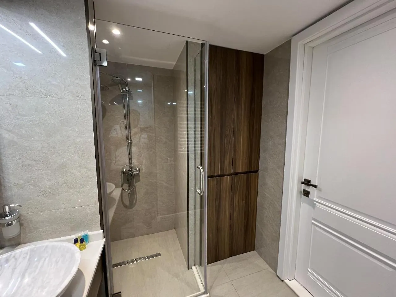 Courttyard Panorama Apartment Batumi