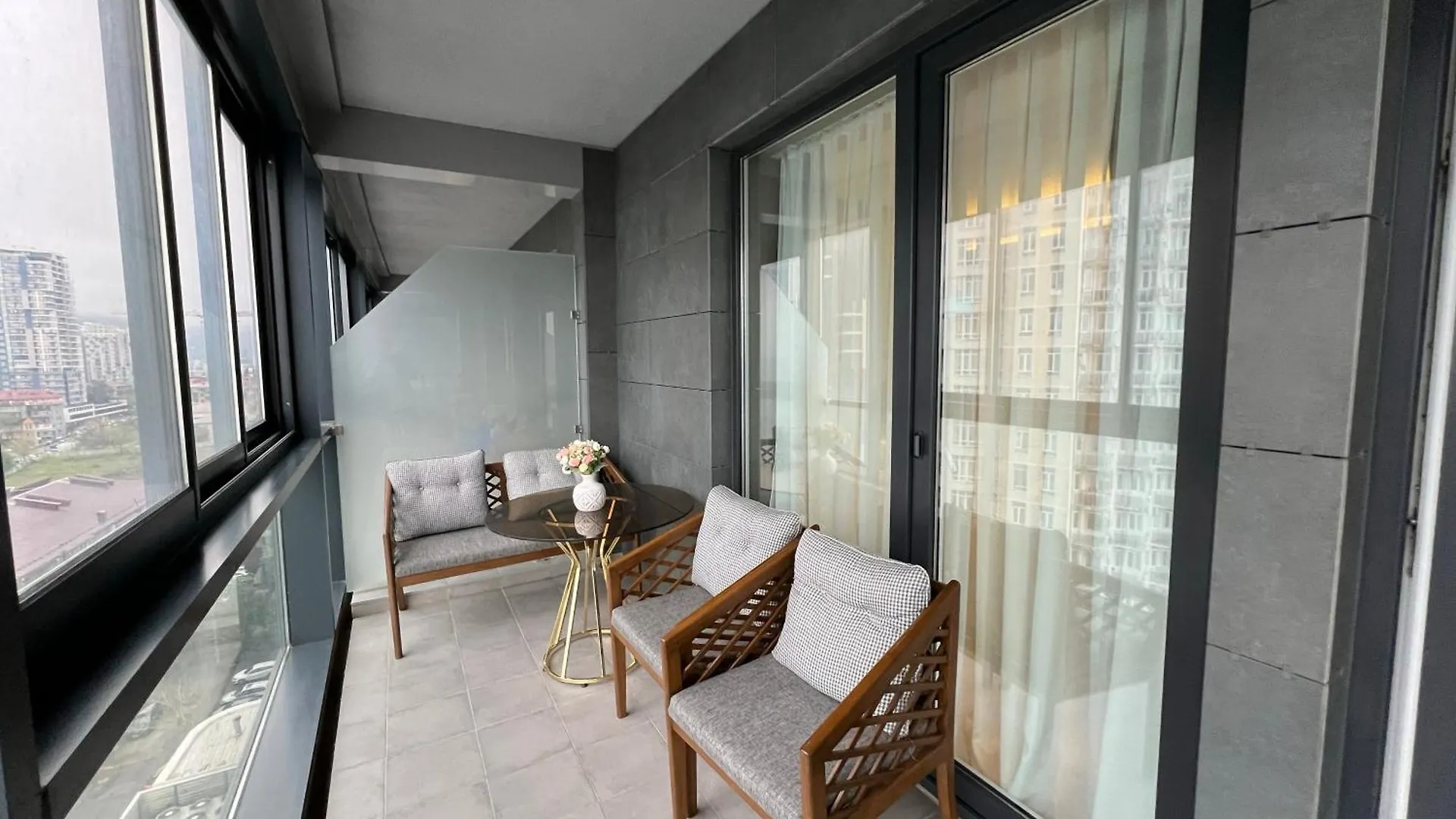 Courttyard Panorama Apartment Batumi
