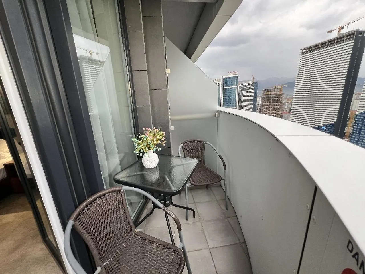 Courttyard Panorama Apartment Batumi