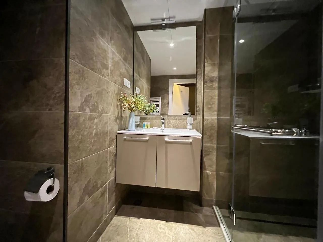 Courttyard Panorama Apartment Batumi 0*,